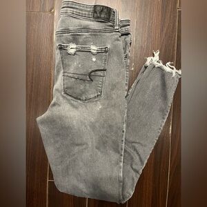 American Eagle 🦅 Distressed Gray Jegging 12 long
